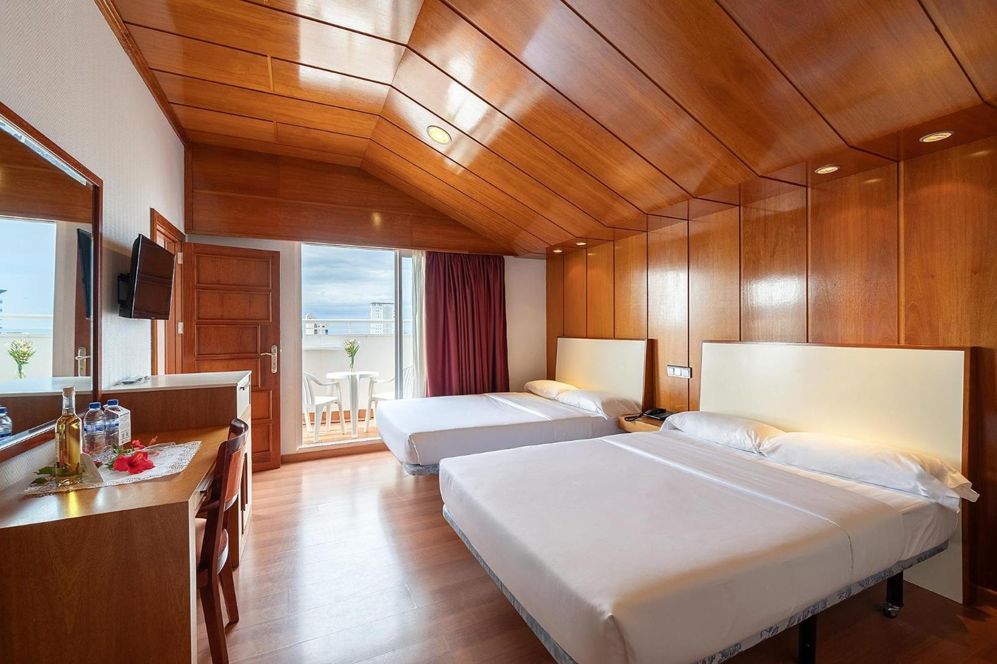 بينايدورم Poseidon Resort المظهر الخارجي الصورة